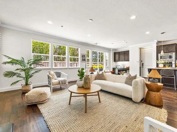 13 Connemara Dr, Pacifica, CA 94044