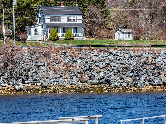 2nd image of 53 Indian Point Rd