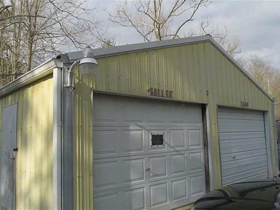 5th image of 203 S County Road 75 E