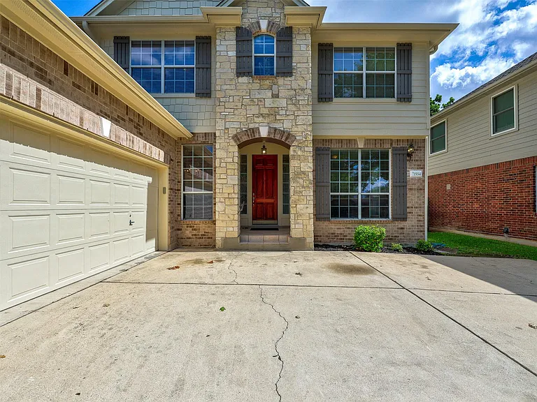 1554 Homewood Cir — Photo 4