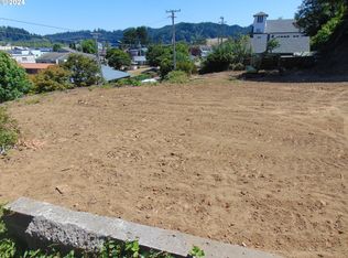 442 Elm Ave, Reedsport, OR 97467