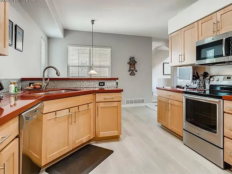 4513 Songglen Cir — Photo 4