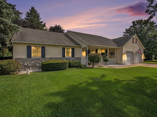 12421 Frontier Ct, Granger, IN 46530