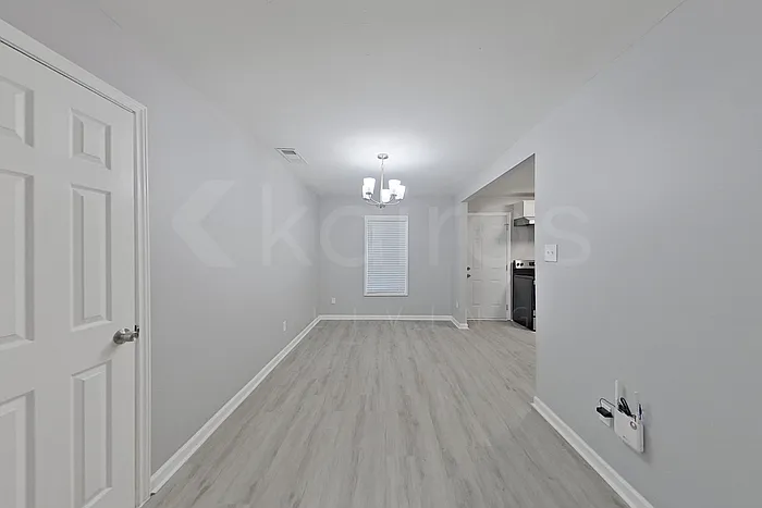 230 E Colonial Dr — Photo 3