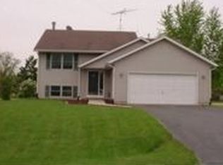 206 Briar Cliff St SW, Poplar Grove, IL 61065