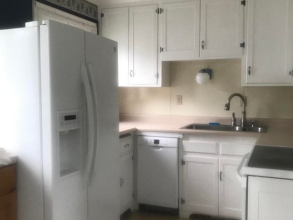 5th image of 215 Bryant St