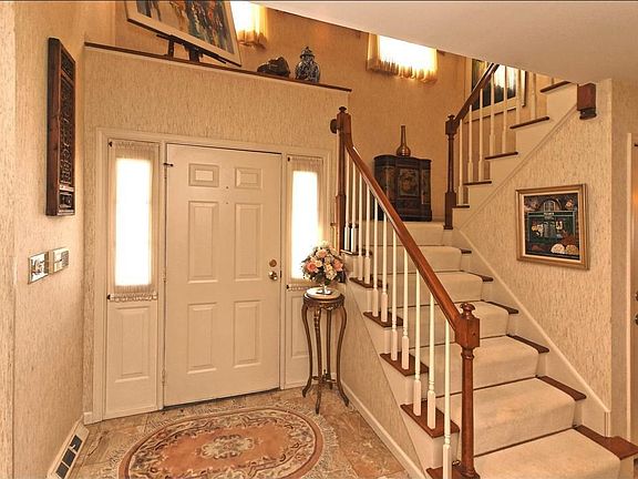 2nd image of 20 Birchwood Ct