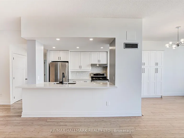 5 Rowntree Rd #Penthouse 1916 — Photo 8