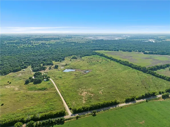 2 Anderson Ln, Crawford, TX 76638