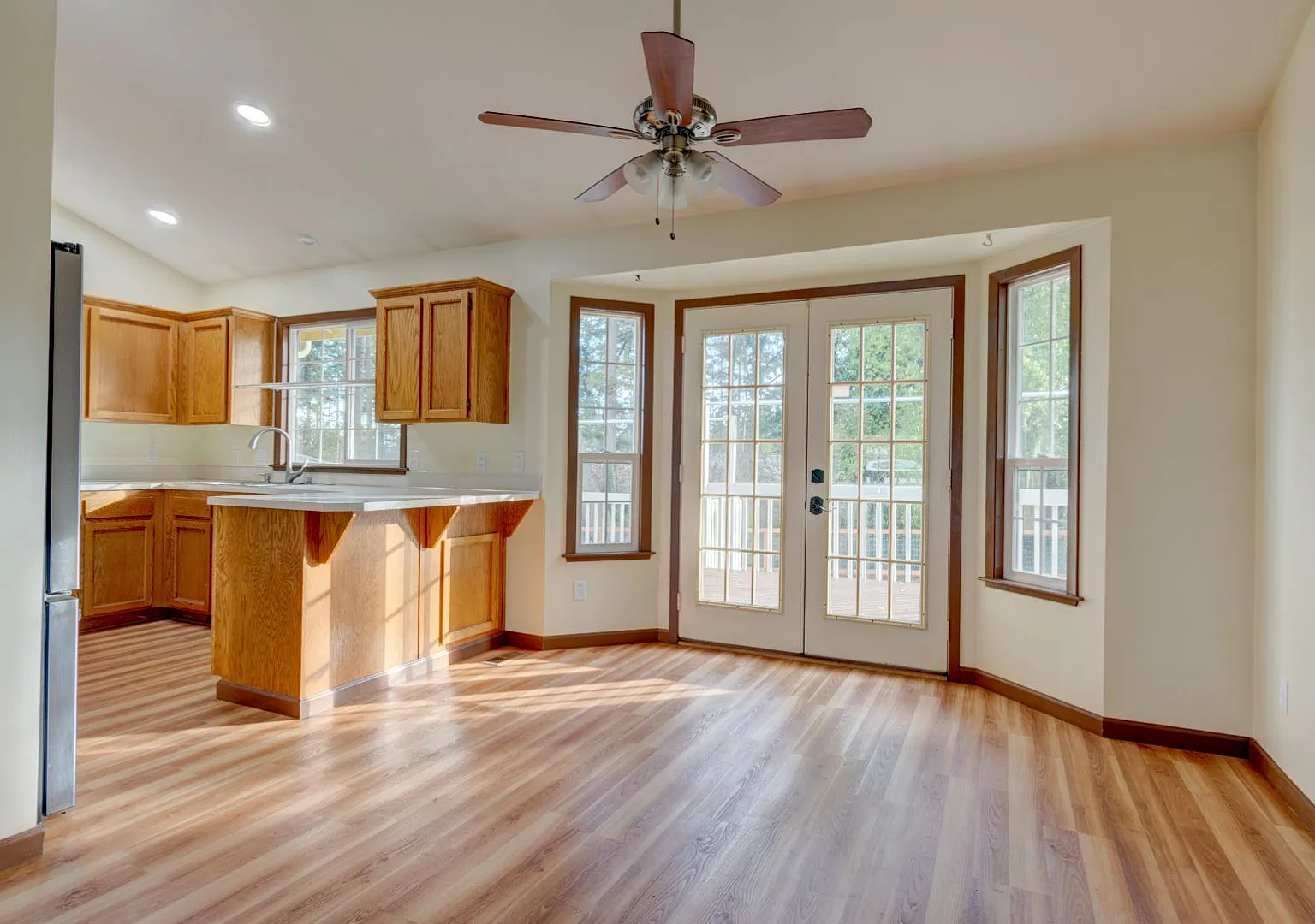3 Bedroom 2.5 Bathroom Home — Photo 4