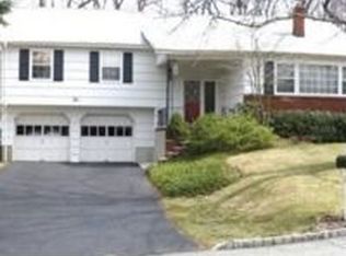 2 Ash Ln, Randolph, NJ 07869