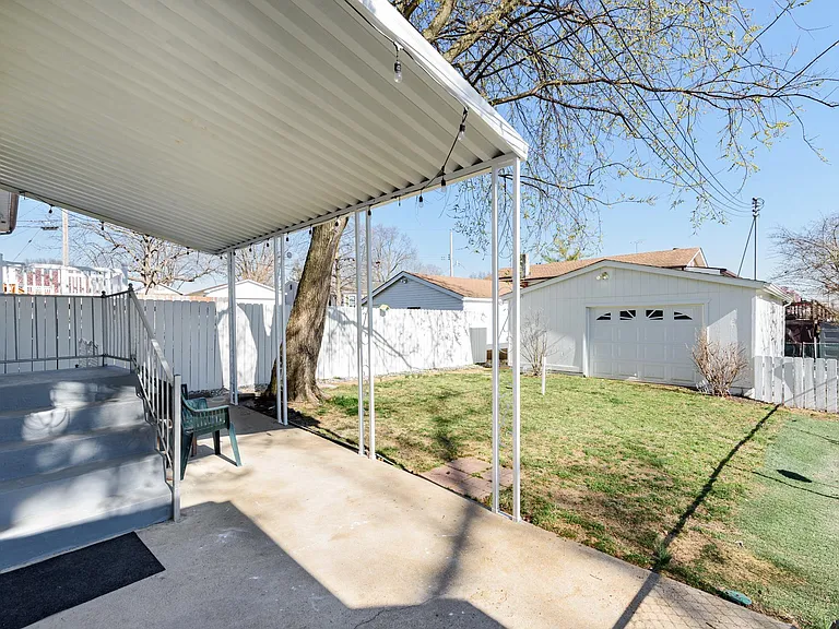 1304 Dammert Ave — Photo 25