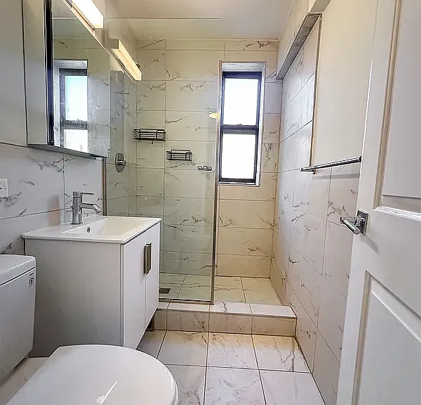 2420 Morris Ave #6A — Photo 9