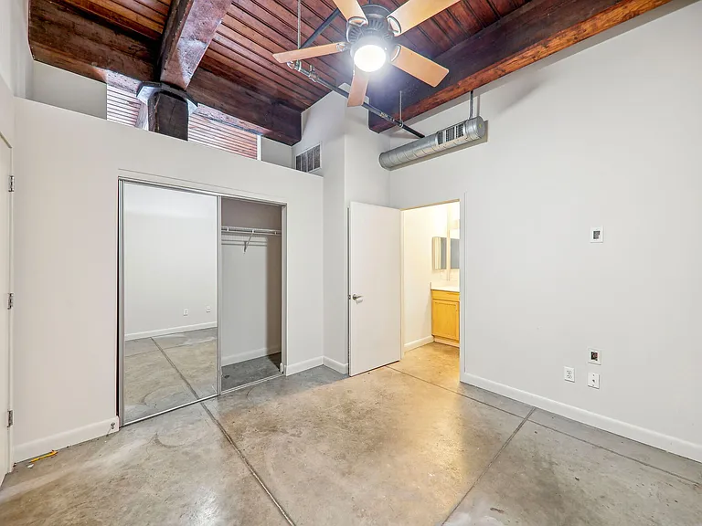 Stadium Loft Apartments — Photo 11