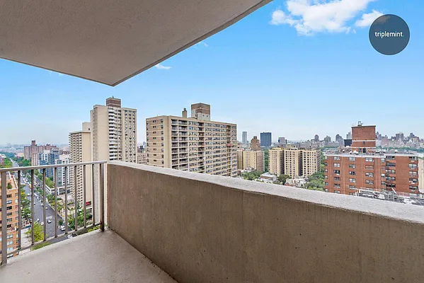 Sold by Triplemint | media 9