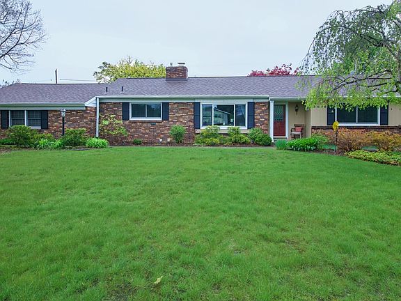 4th image of 2676 Lake Bluff Ter