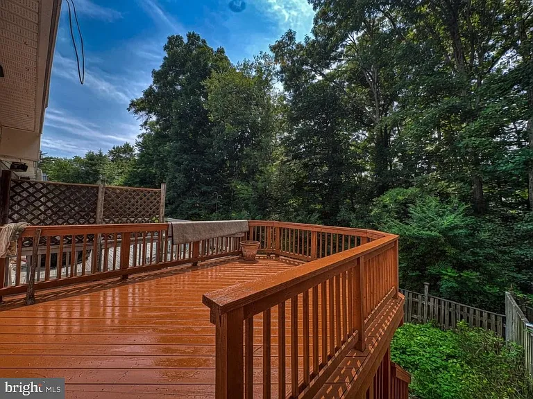 8112 Parkdale Ct — Photo 22