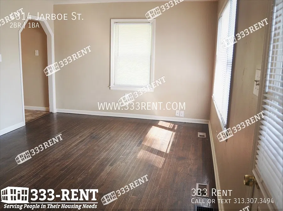 You've found your house near the action in Westport! — Photo 3
