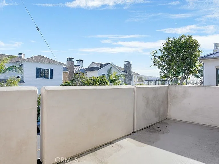 243 Poppy Ave — Photo 32