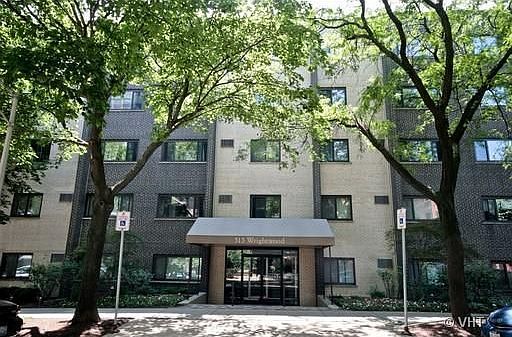 1st image of 515 W Wrightwood Ave APT 305