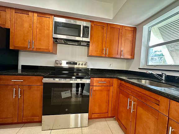 3rd image of 7308 SW 82nd St APT A216