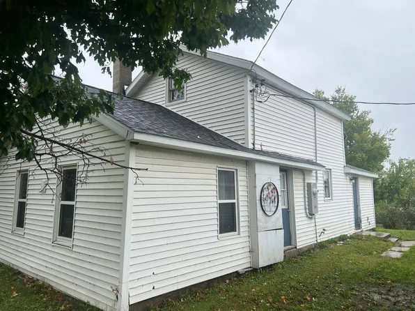 325 N 1st St, Kellogg, MN 55945