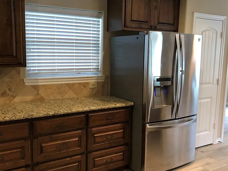 126 Coral Ct — Photo 5
