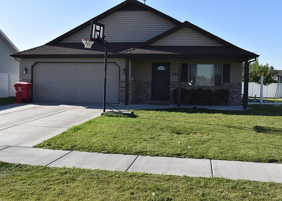 1st image of 3820 E Bluestone Dr