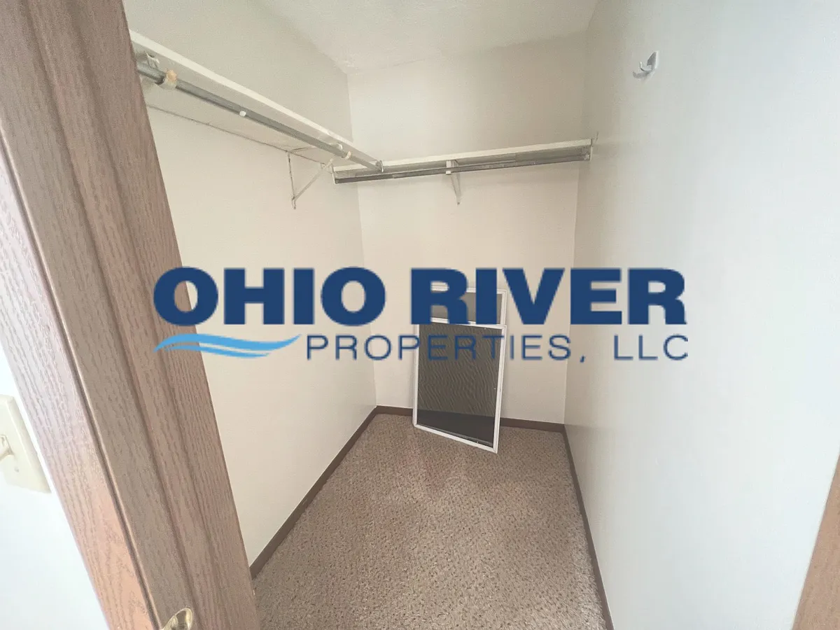 Building Photo - 700 Northwood Ct #201