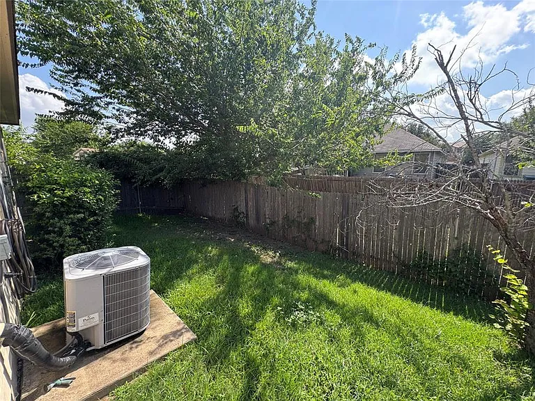 8901 Stambourne St — Photo 17