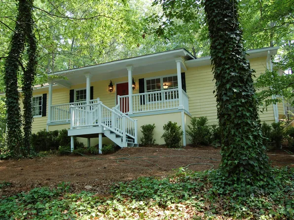 6520 Happy Hollow Trl, Gainesville, GA 30506
