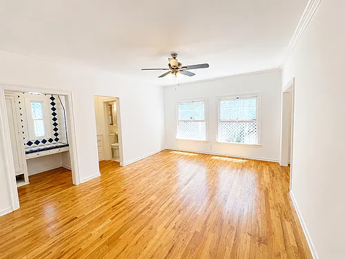 2028 N Beachwood Dr #103 Photo 1