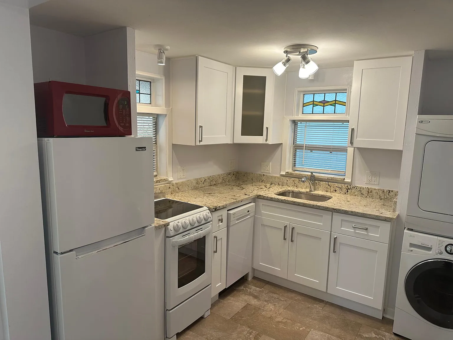1 bed, 604 sqft, $2,060 — Photo 4