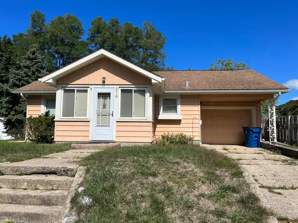 216 6th Ave, Manistee, MI 49660