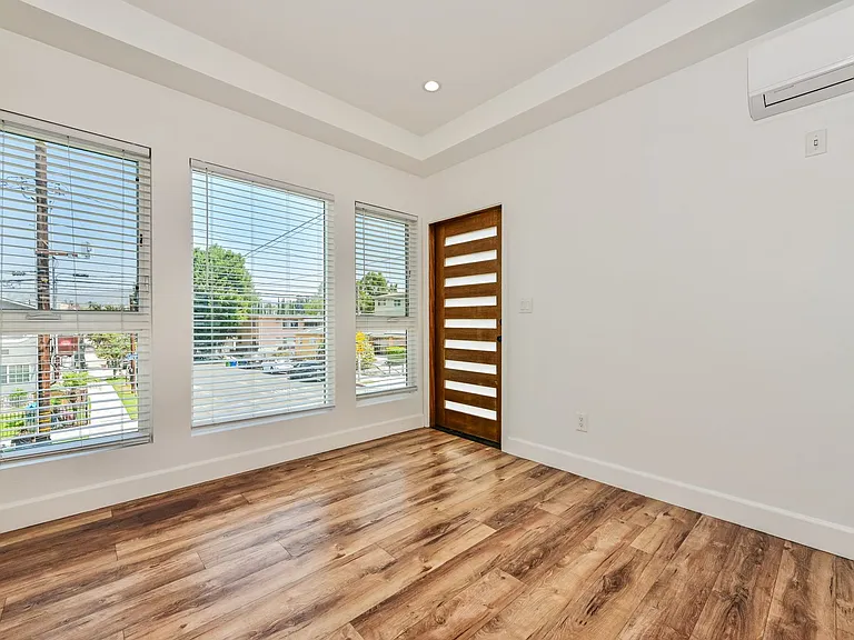 Serrano Place — Photo 10