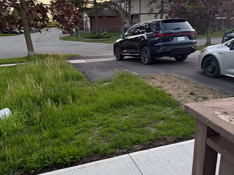 589 Dorchester Dr — Photo 3