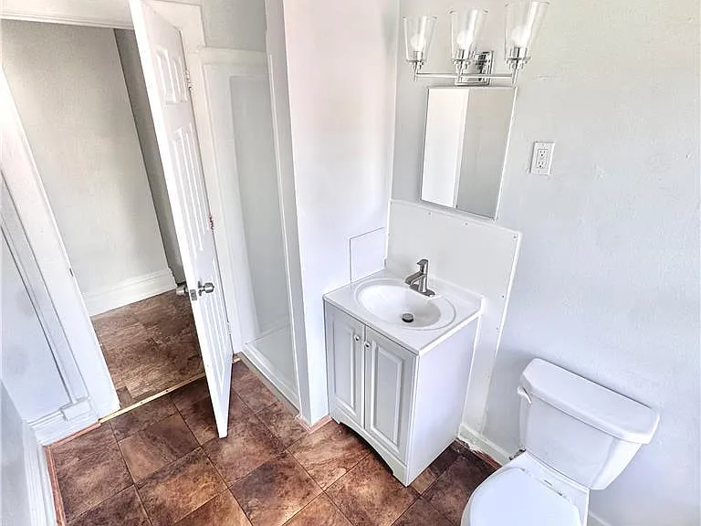 122 N 8th St #C — Photo 8