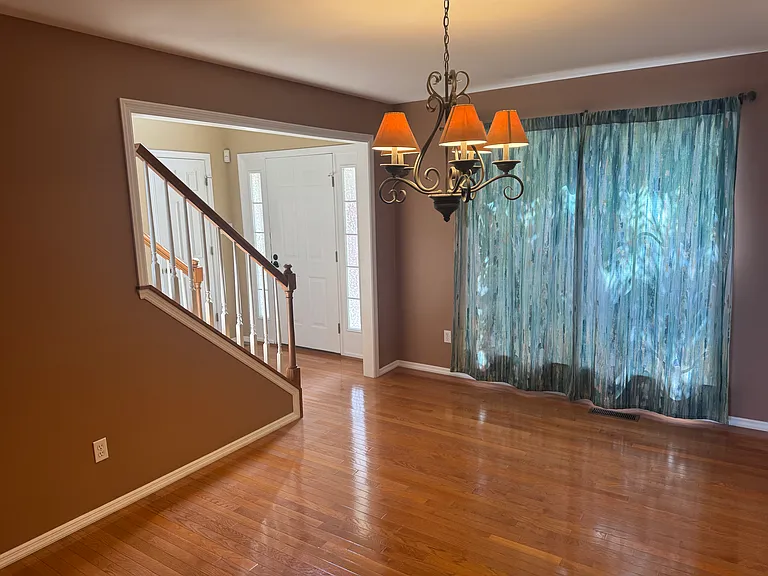 1494 Wethersfield Dr — Photo 4