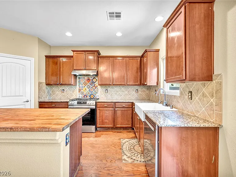 6049 Paddleboat St — Photo 11
