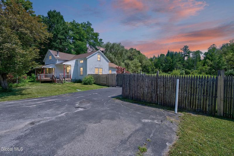 4th image of 6112 Parkis Mills Road