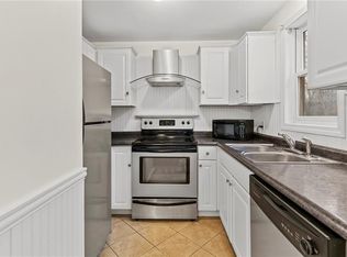 21 Niblick Cir, Coventry, RI 02816