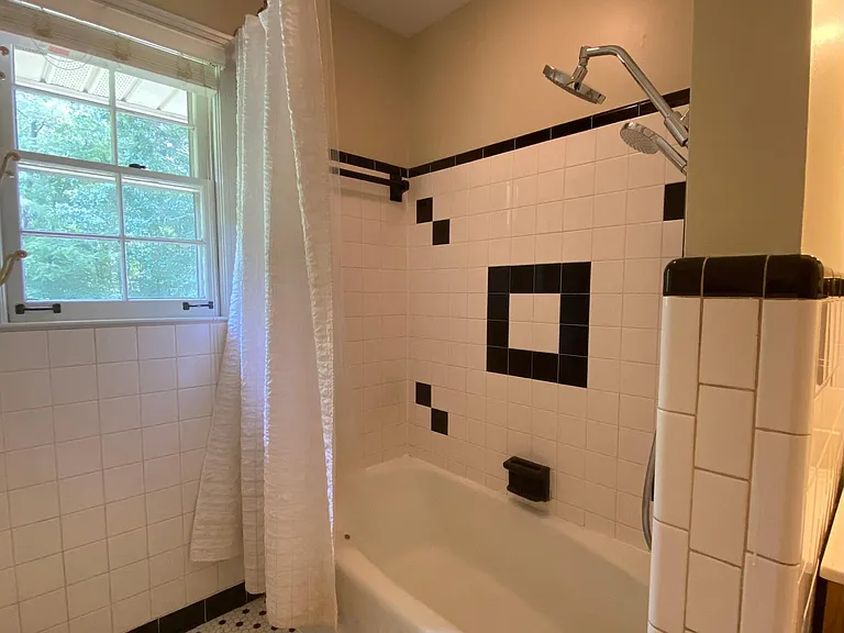 1050 Clarence Binkley Rd — Photo 11