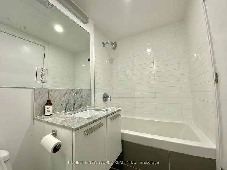 42 Charles St E #1501 — Photo 13