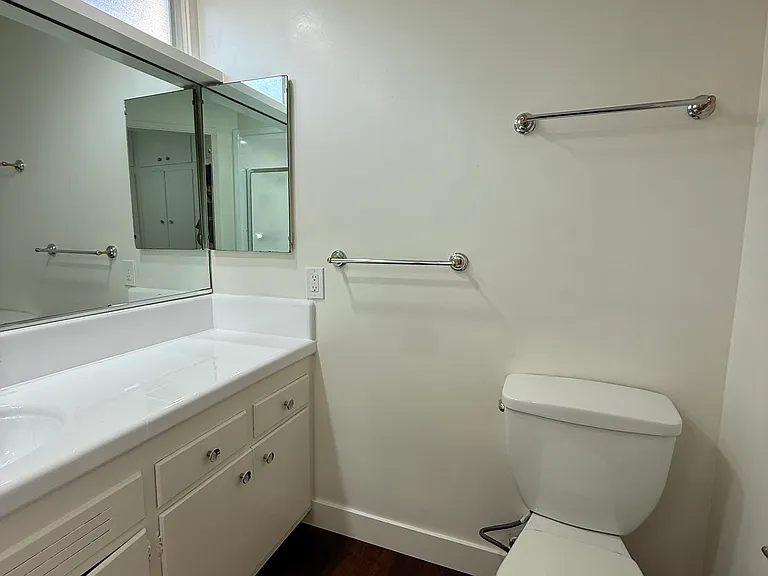 1240 Wellington Ave — Photo 26