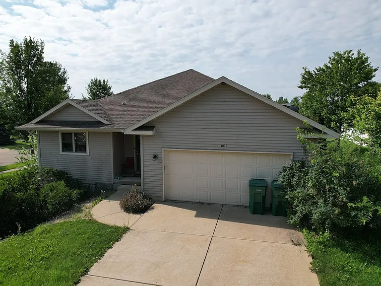 601 Meadow View Rd #1 — Photo 1
