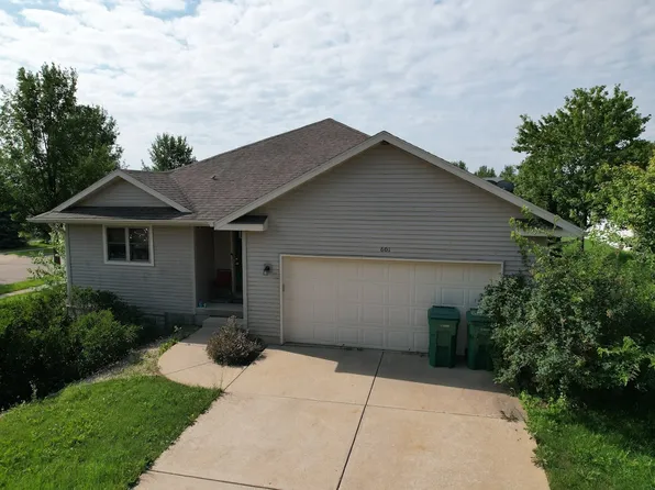 601 Meadow View Rd #1, Mount Horeb, WI 53572