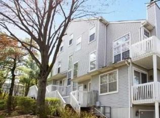 19 Eagles Notch Dr, Englewood, NJ