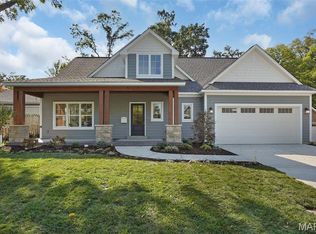 921 N Clay Ave, Saint Louis, MO 63122