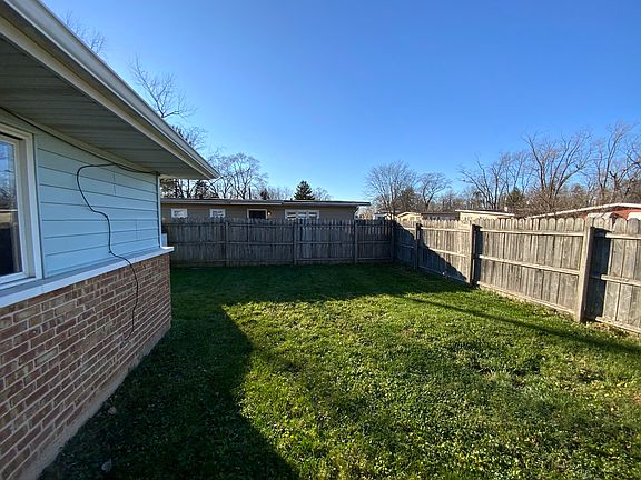 5th image of 448 Shabbona Dr