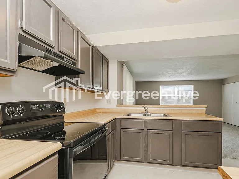 8841 Cherrygate Ct — Photo 7